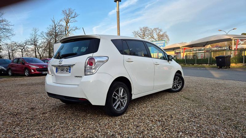 TOYOTA VERSO 2015