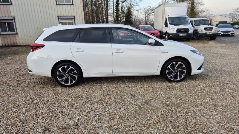TOYOTA AURIS 2017