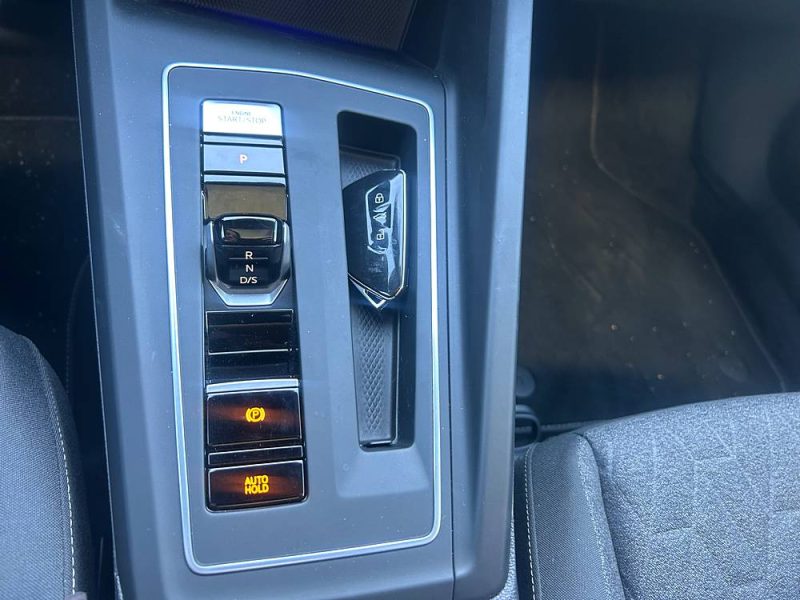 VOLKSWAGEN GOLF VIII 8 