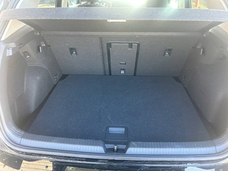 VOLKSWAGEN GOLF VIII 8 