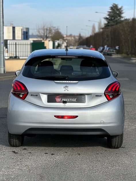 PEUGEOT 208 2017