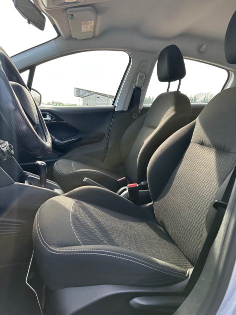 PEUGEOT 208 2017