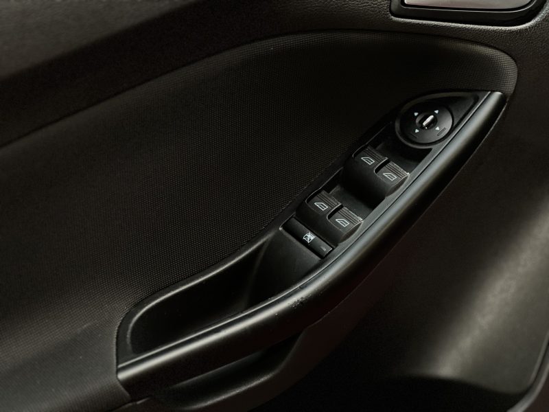 FORD FOCUS  1,6 EcoBoost 150CH ST LINE