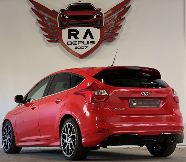 FORD FOCUS  1,6 EcoBoost 150CH ST LINE