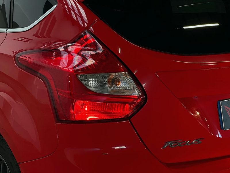 FORD FOCUS  1,6 EcoBoost 150CH ST LINE