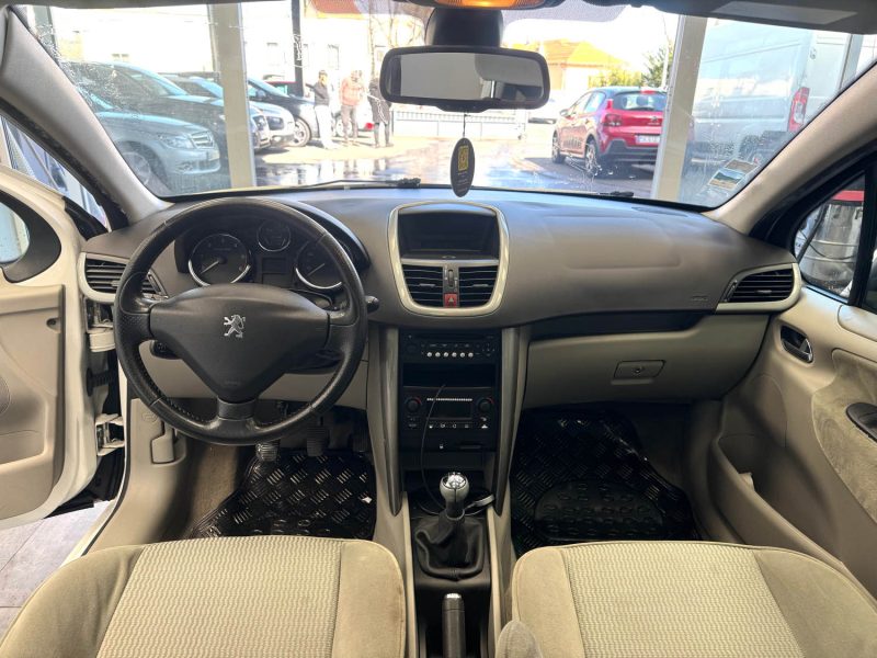 PEUGEOT 207 2006
