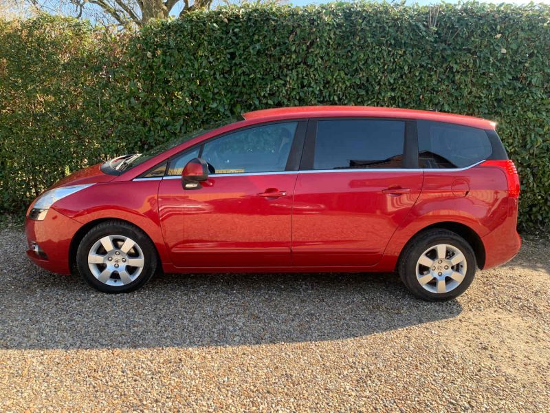 PEUGEOT 5008 2010 1.6 HDI