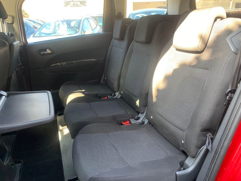 PEUGEOT 5008 2010 1.6 HDI