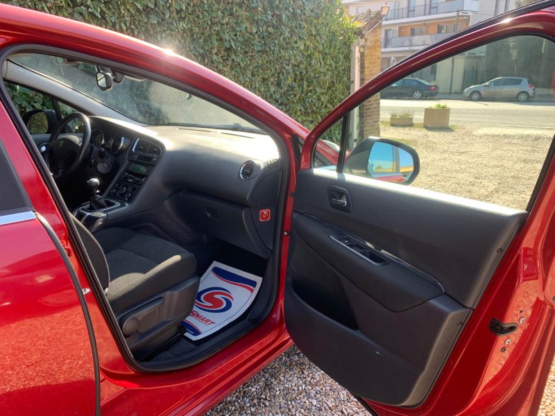 PEUGEOT 5008 2010 1.6 HDI