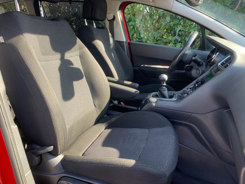 PEUGEOT 5008 2010 1.6 HDI