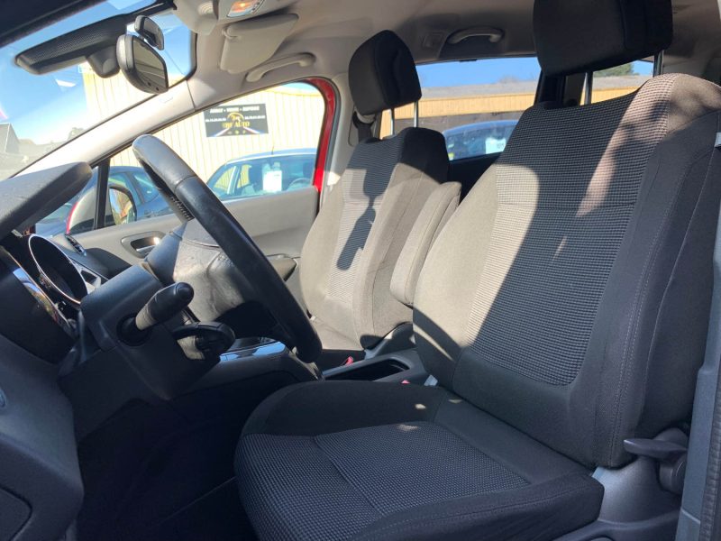 PEUGEOT 5008 2010 1.6 HDI