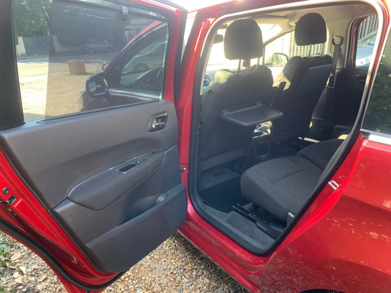 PEUGEOT 5008 2010 1.6 HDI