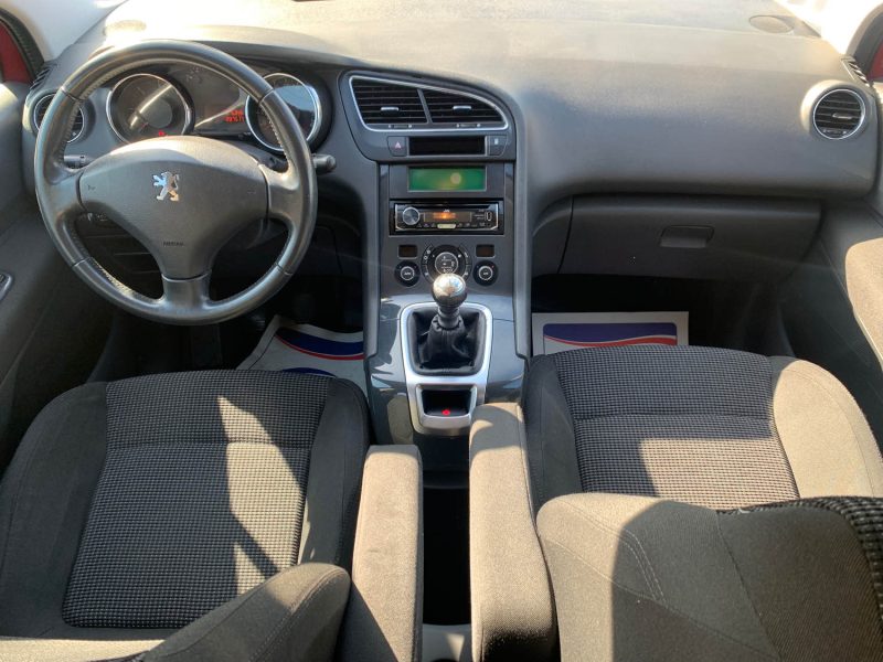 PEUGEOT 5008 2010 1.6 HDI