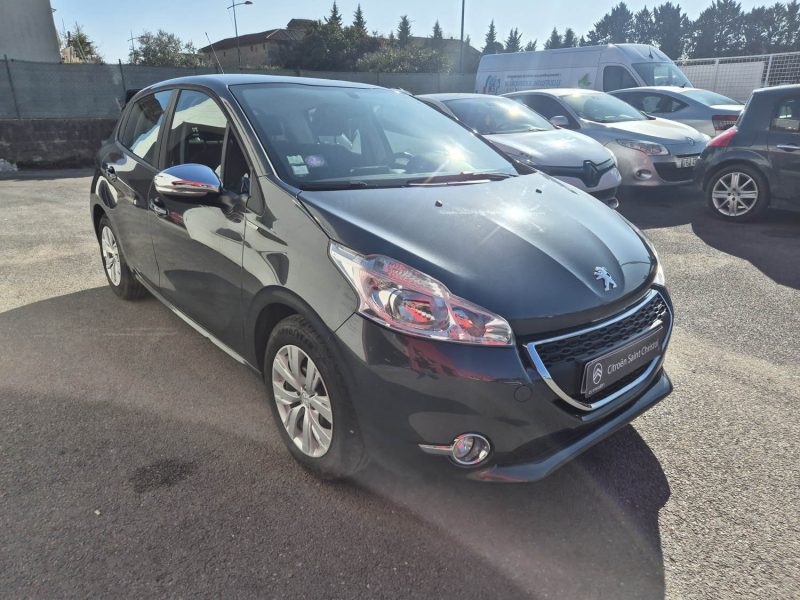 PEUGEOT 208 2013