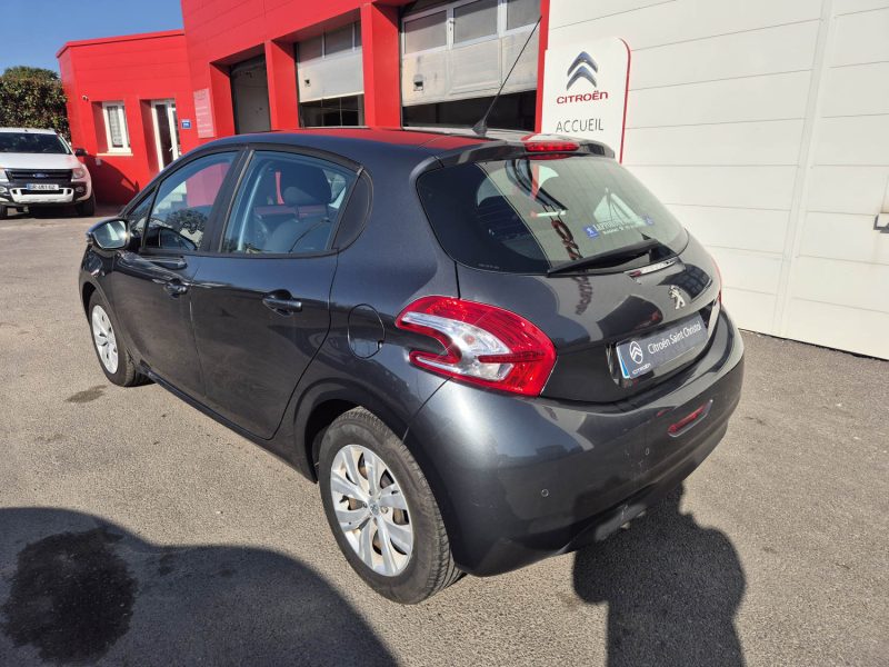 PEUGEOT 208 2013