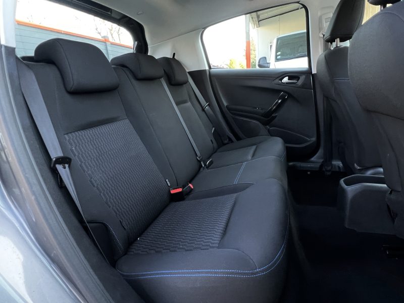 PEUGEOT 208 PHASE 2 SIGNATURE 1.2 82 Cv 1ERE MAIN APPLE CARPLAY & ANDROID CRIT AIR 1 - GARANTIE 1 AN