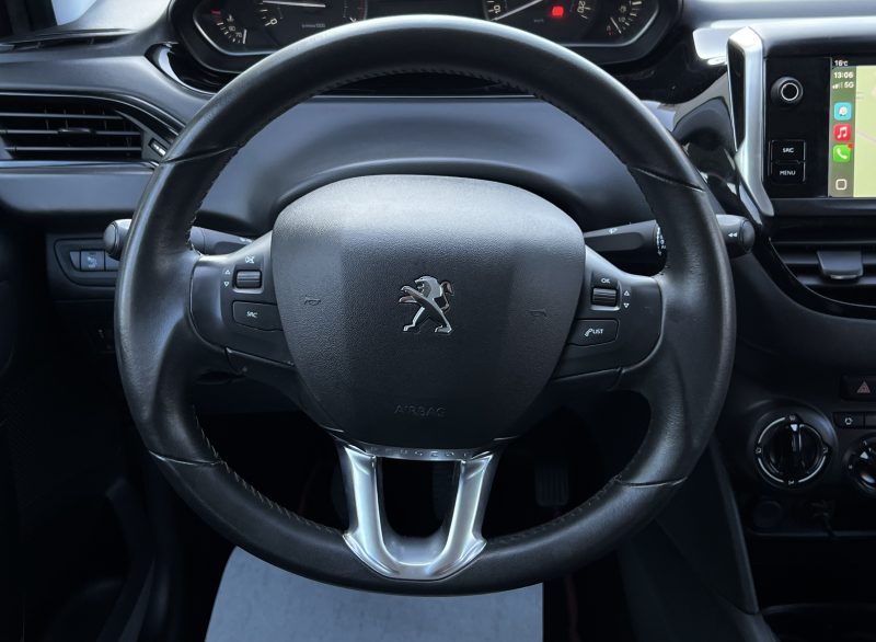 PEUGEOT 208 PHASE 2 SIGNATURE 1.2 82 Cv 1ERE MAIN APPLE CARPLAY & ANDROID CRIT AIR 1 - GARANTIE 1 AN