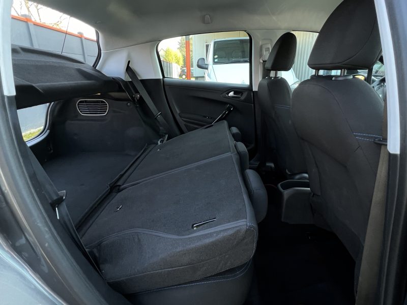 PEUGEOT 208 PHASE 2 SIGNATURE 1.2 82 Cv 1ERE MAIN APPLE CARPLAY & ANDROID CRIT AIR 1 - GARANTIE 1 AN