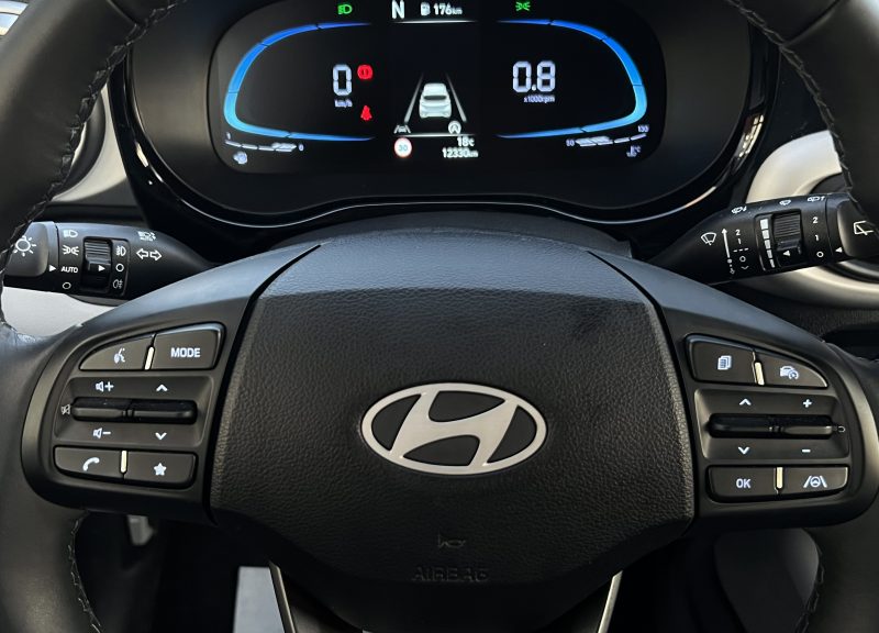 HYUNDAI i10 CREATIVE 1.0 MPi 67 Cv BOITE AUTOMATIQUE APPLE & ANDROID 12 300 Kms - GARANTIE 09/2029