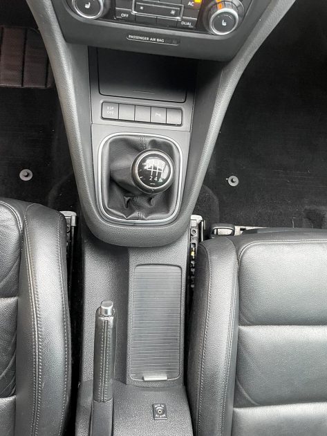 VOLKSWAGEN GOLF 6  2010