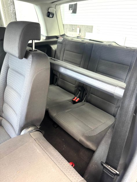 VOLKSWAGEN TOURAN 2004