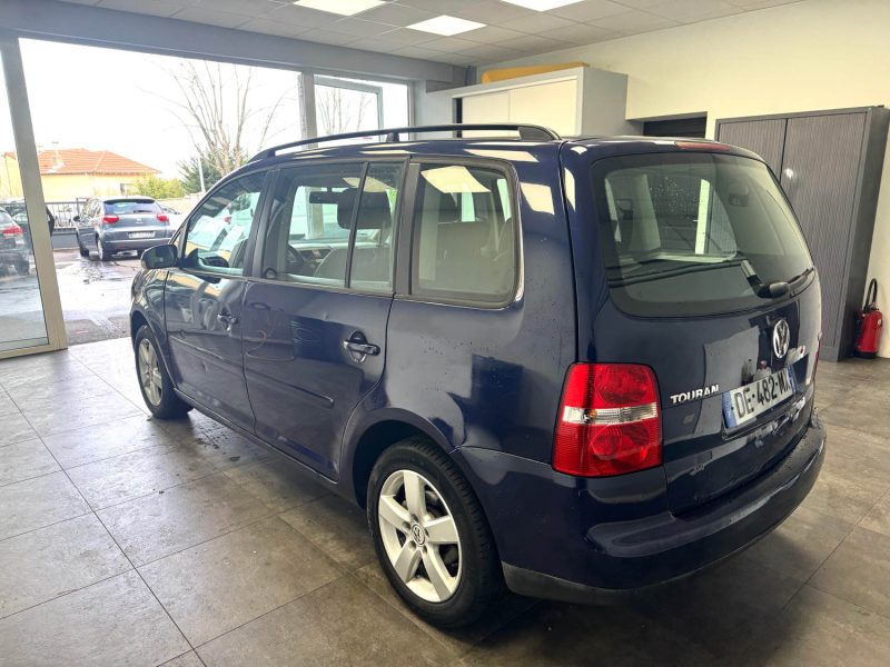 VOLKSWAGEN TOURAN 2004