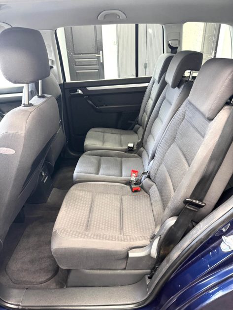 VOLKSWAGEN TOURAN 2004