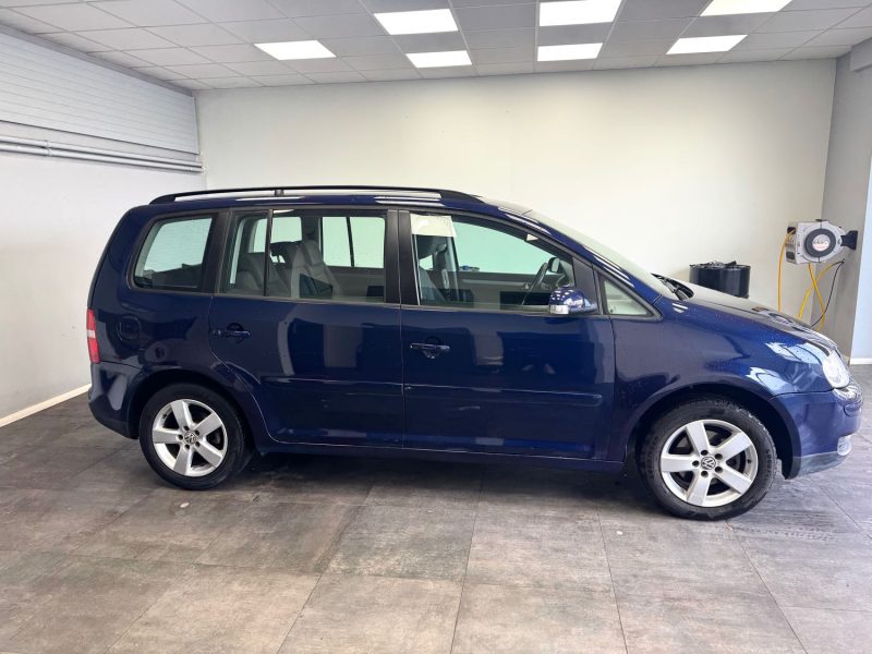 VOLKSWAGEN TOURAN 2004