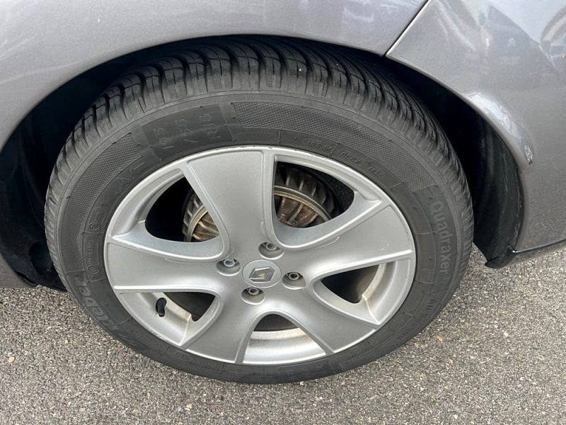 RENAULT CLIO ESTATE  2016