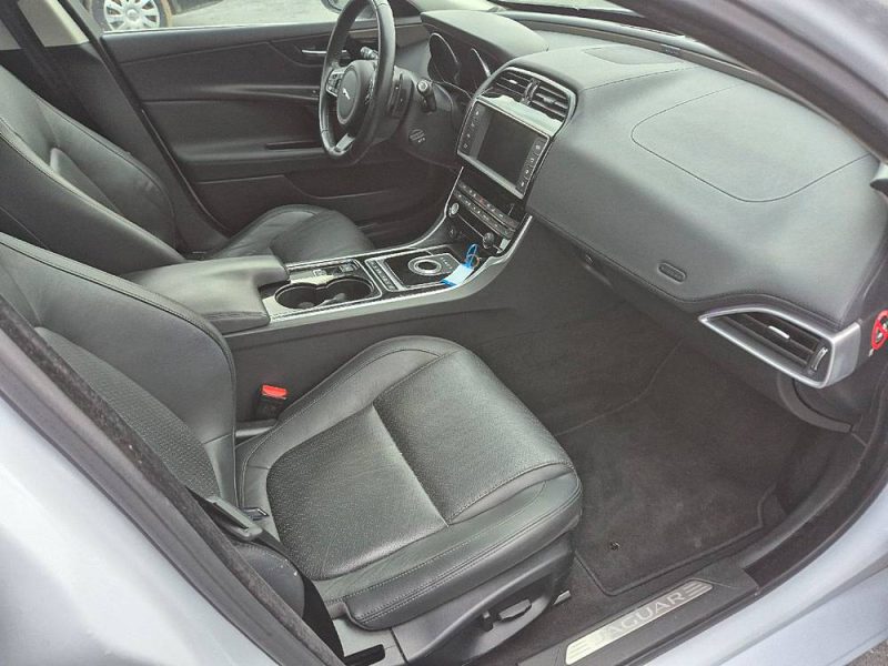 JAGUAR XE 2.0 D 180CV  2015 134000 KM 