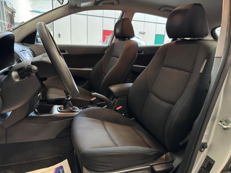 HYUNDAI I 30 1.4i 110 