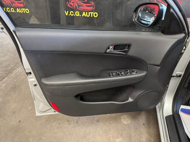 HYUNDAI I 30 1.4i 110 