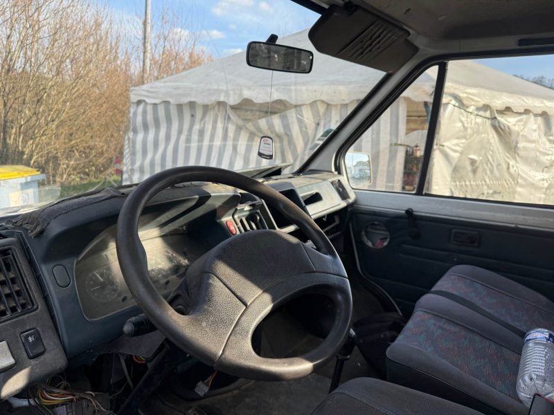 RENAULT TRAFIC 1998 VENTE À L'EXPORT
