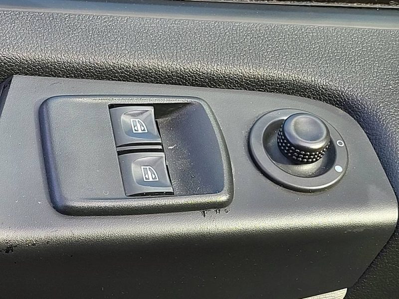 RENAULT TRAFIC III Combi L2 1.6 dCi 145cv Energy Zen BVM6 9 Places / FAIBLE KILOMETRAGE