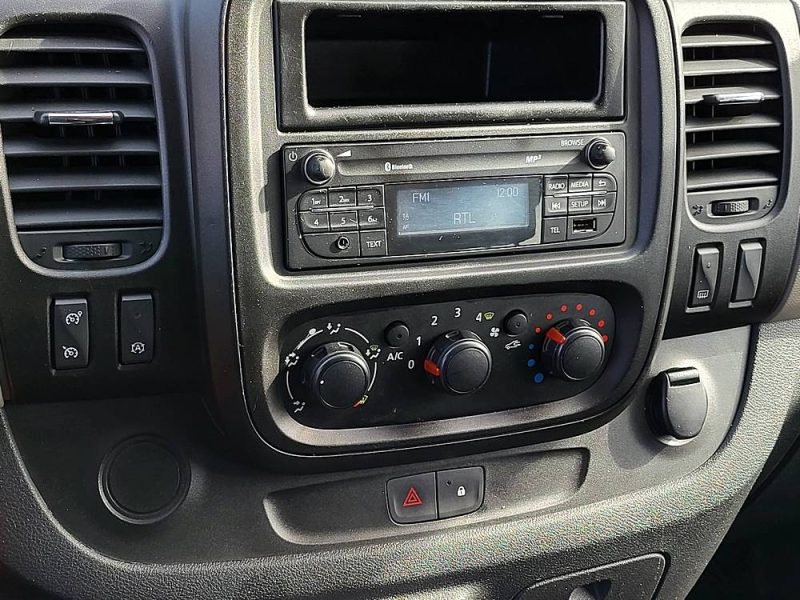 RENAULT TRAFIC III Combi L2 1.6 dCi 145cv Energy Zen BVM6 9 Places / FAIBLE KILOMETRAGE