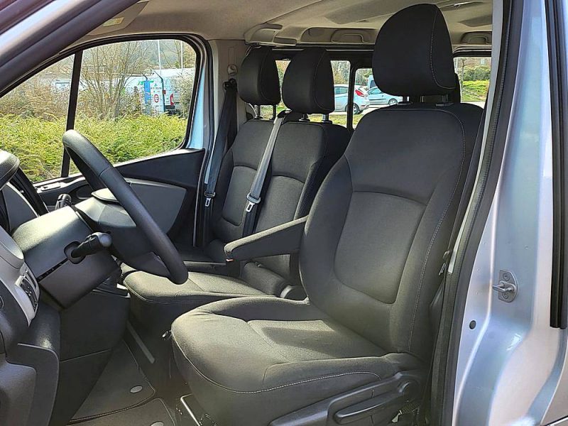 RENAULT TRAFIC III Combi L2 1.6 dCi 145cv Energy Zen BVM6 9 Places / FAIBLE KILOMETRAGE