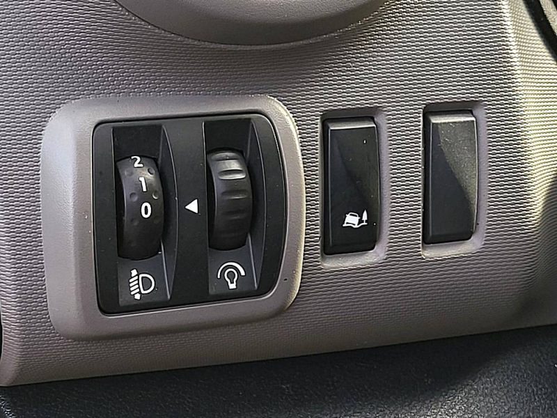 RENAULT TRAFIC III Combi L2 1.6 dCi 145cv Energy Zen BVM6 9 Places / FAIBLE KILOMETRAGE