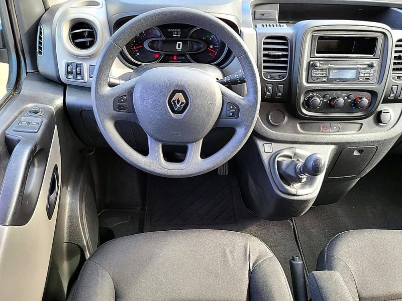 RENAULT TRAFIC III Combi L2 1.6 dCi 145cv Energy Zen BVM6 9 Places / FAIBLE KILOMETRAGE