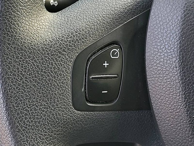 RENAULT TRAFIC III Combi L2 1.6 dCi 145cv Energy Zen BVM6 9 Places / FAIBLE KILOMETRAGE