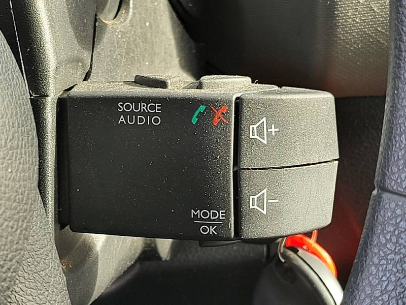 RENAULT TRAFIC III Combi L2 1.6 dCi 145cv Energy Zen BVM6 9 Places / FAIBLE KILOMETRAGE