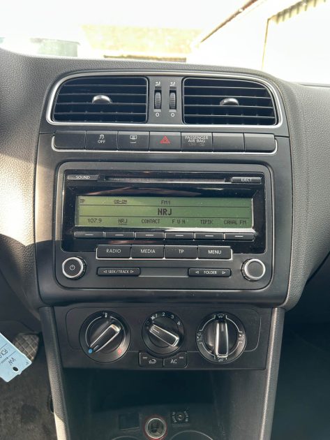 VOLKSWAGEN POLO 2011