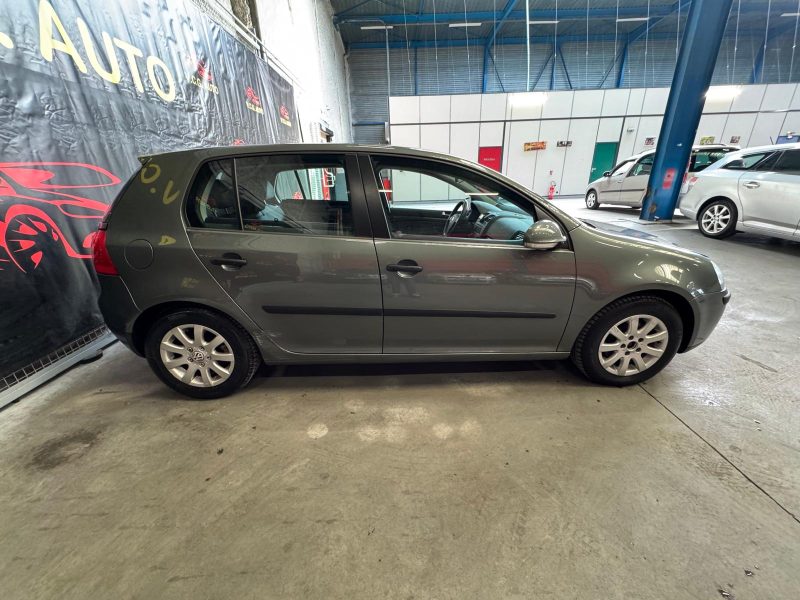 VOLKSWAGEN GOLF 1.6 FSI 16S 115