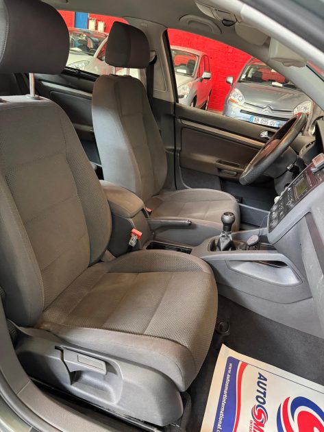 VOLKSWAGEN GOLF 1.6 FSI 16S 115