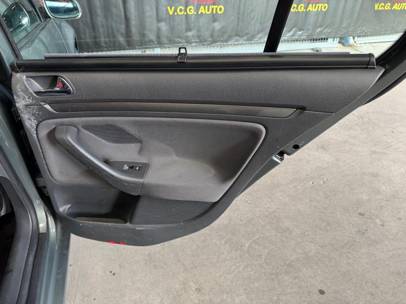 VOLKSWAGEN GOLF 1.6 FSI 16S 115