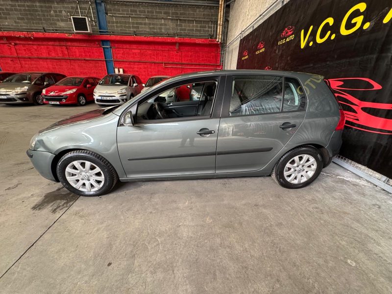 VOLKSWAGEN GOLF 1.6 FSI 16S 115