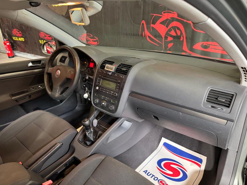 VOLKSWAGEN GOLF 1.6 FSI 16S 115