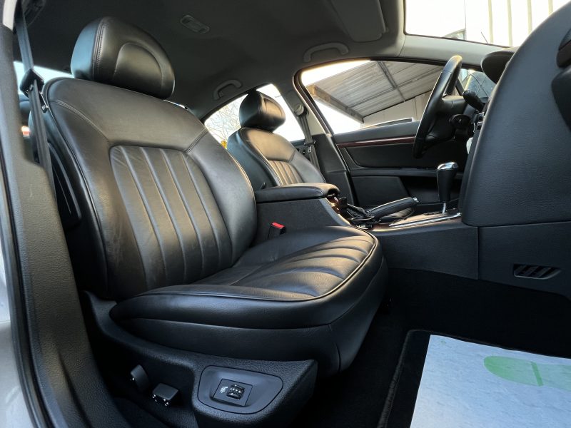 PEUGEOT 407 FINITION LUXE 2.0 140 Cv BOITE AUTOMATIQUE CUIR GPS 60 500 Kms - GARANTIE 1 AN