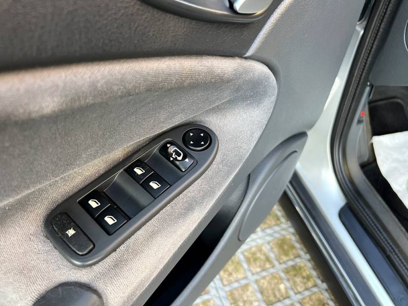 CITROEN C5 PHASE 2 EXCLUSIVE 2.2 HDI 136 Cv BOITE AUTOMATIQUE GPS REGULTEUR LIMITEUR - GARANTIE 1 AN