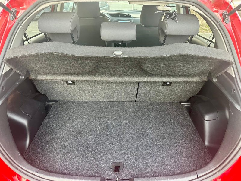 TOYOTA YARIS HYBRID 2019