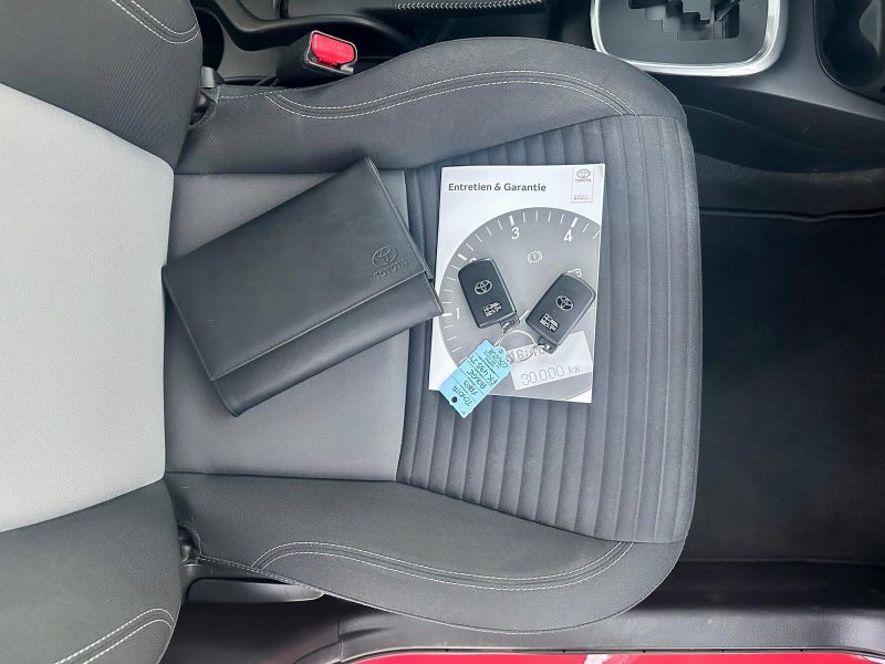 TOYOTA YARIS HYBRID 2019